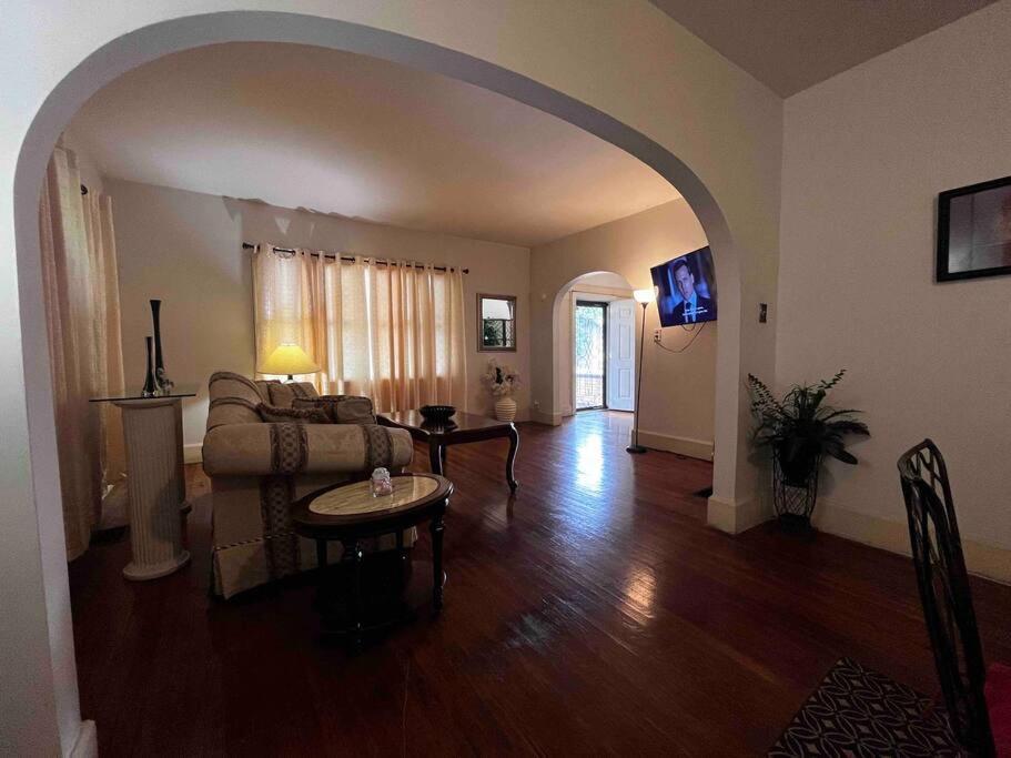 Comfortable 2-Bdrm Spacious Home With Wifi & Patio Indianapolis Bagian luar foto