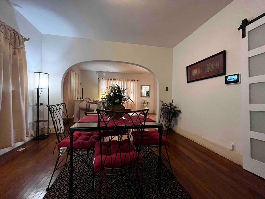 Comfortable 2-Bdrm Spacious Home With Wifi & Patio Indianapolis Bagian luar foto