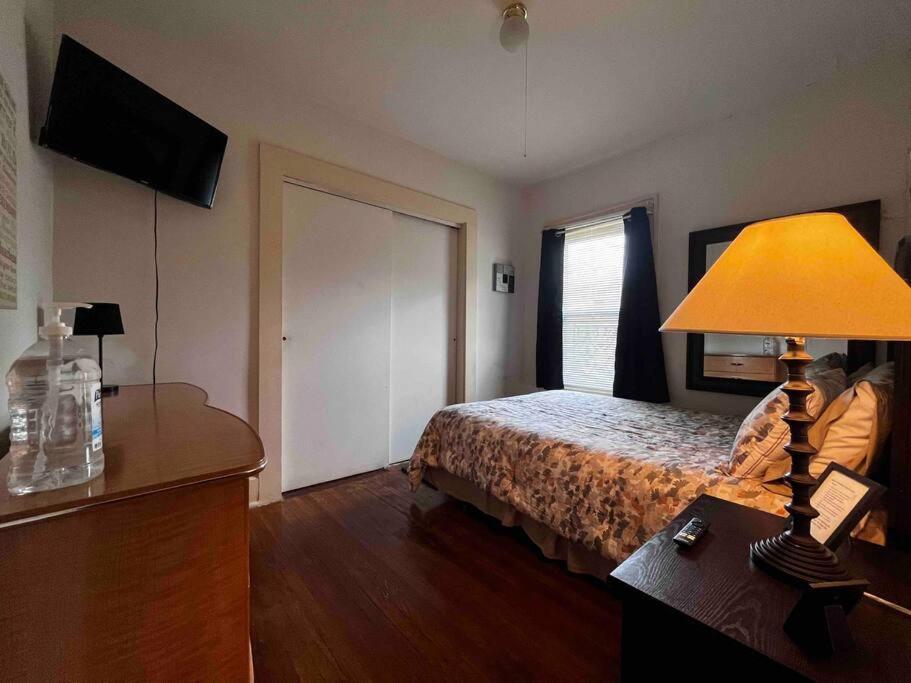Comfortable 2-Bdrm Spacious Home With Wifi & Patio Indianapolis Bagian luar foto