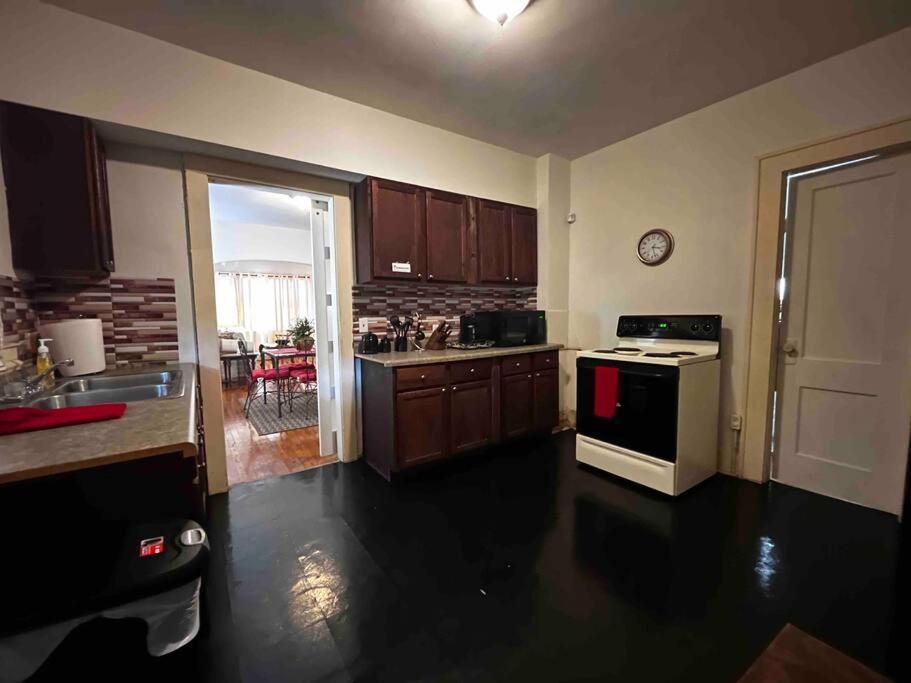 Comfortable 2-Bdrm Spacious Home With Wifi & Patio Indianapolis Bagian luar foto