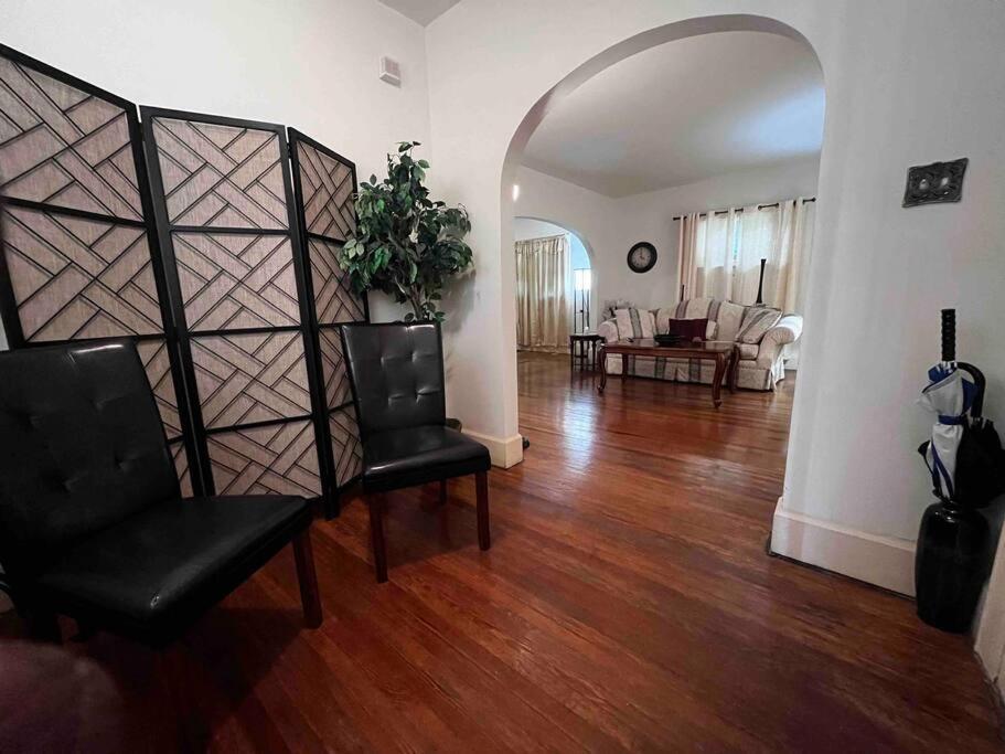 Comfortable 2-Bdrm Spacious Home With Wifi & Patio Indianapolis Bagian luar foto