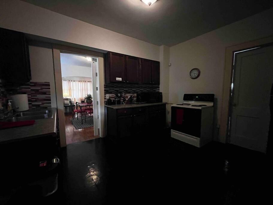 Comfortable 2-Bdrm Spacious Home With Wifi & Patio Indianapolis Bagian luar foto